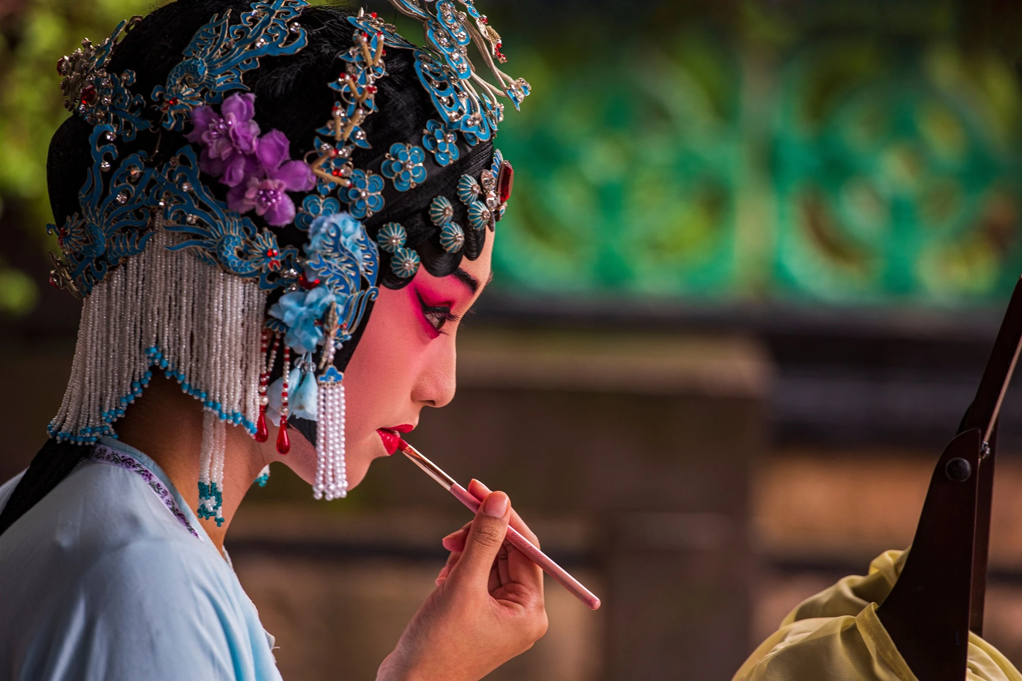 Chinese makeup (C-beauty) — Cultural Immersion Experiences (scene thumbnail)