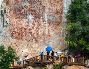 Huashan Cliff Painting (Zuojiang Huashan Rock Art) — IP-Derived Trend Travel Spots (scene photo)